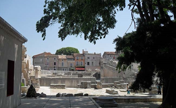 110504Arles02