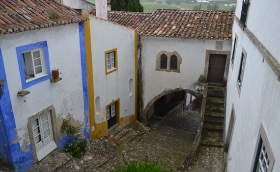 Kleurige huizen in Obidos