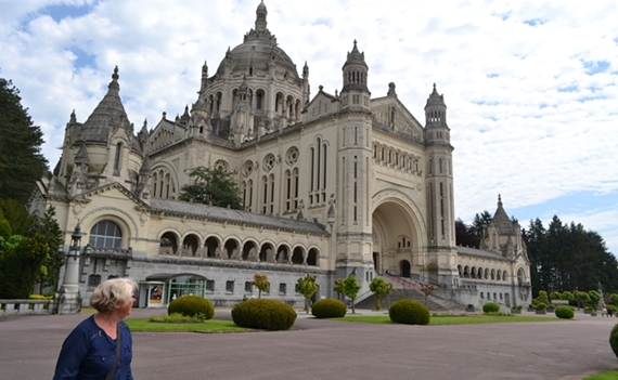 150513 Lisieux Basiliek1